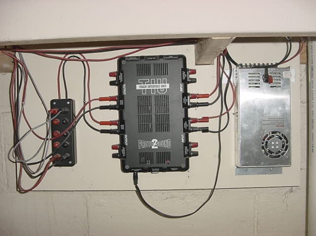 MTH DCS TIU ans seperate 12 Volt DC Power Supply for Lighting